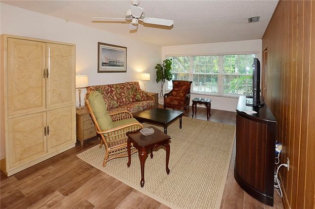 900 Jasmine Lane 9A, Vero Beach, FL 32963