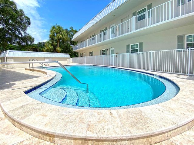 900 Jasmine Lane 9A, Vero Beach, FL 32963