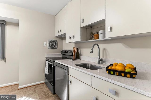 6451 QUEEN ANNE TER, Falls Church, VA 22044