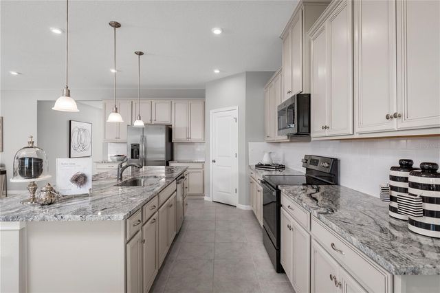 11102 NELLIE CROSSING CIRCLE, Clermont, FL 34711
