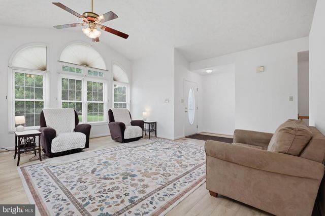 23 TEAKWOOD CT, Harpers Ferry, WV 25425