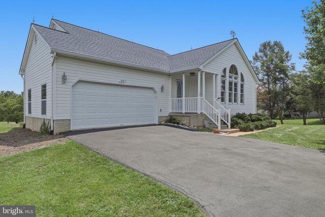23 TEAKWOOD CT, Harpers Ferry, WV 25425
