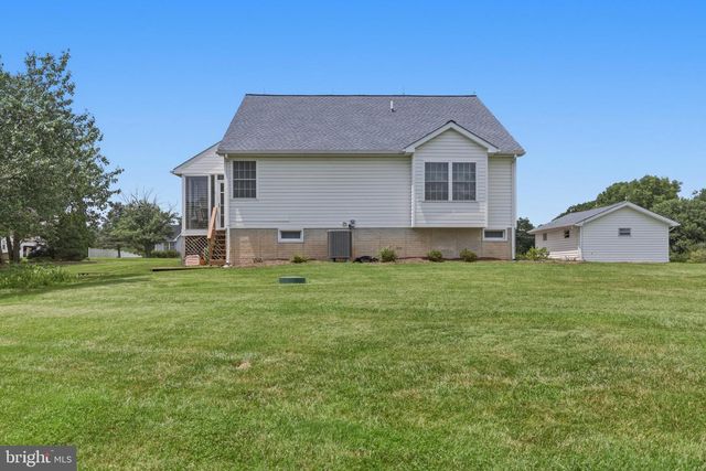 23 TEAKWOOD CT, Harpers Ferry, WV 25425
