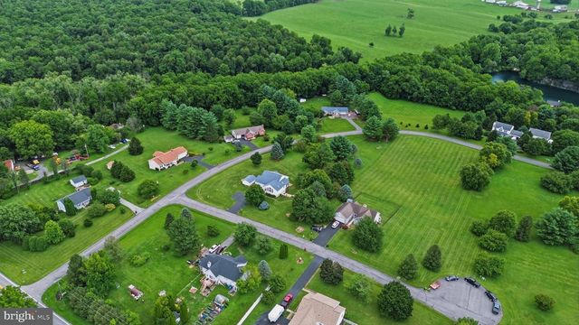 23 TEAKWOOD CT, Harpers Ferry, WV 25425