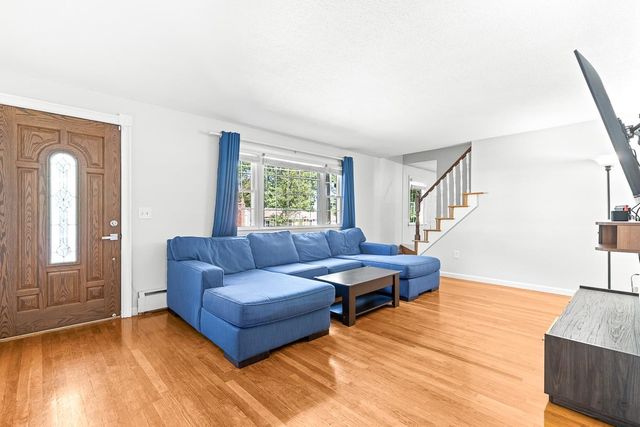 10 Oakdale Avenue, Nashua, NH 03062