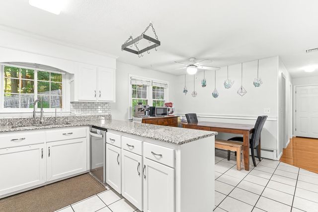 10 Oakdale Avenue, Nashua, NH 03062
