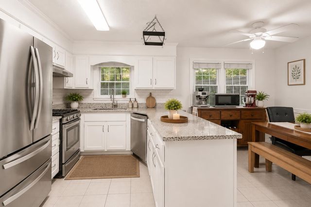 10 Oakdale Avenue, Nashua, NH 03062