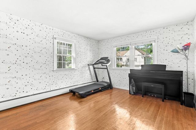 10 Oakdale Avenue, Nashua, NH 03062