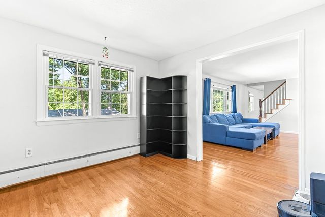 10 Oakdale Avenue, Nashua, NH 03062