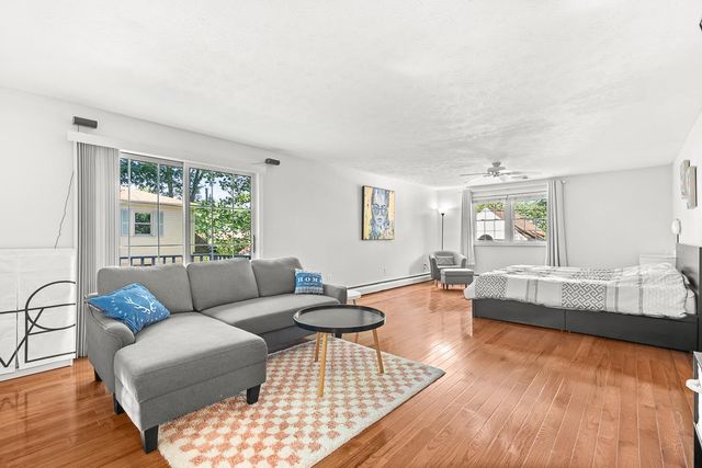 10 Oakdale Avenue, Nashua, NH 03062