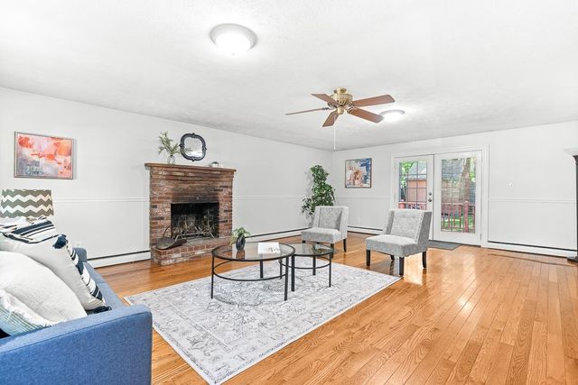 10 Oakdale Avenue, Nashua, NH 03062