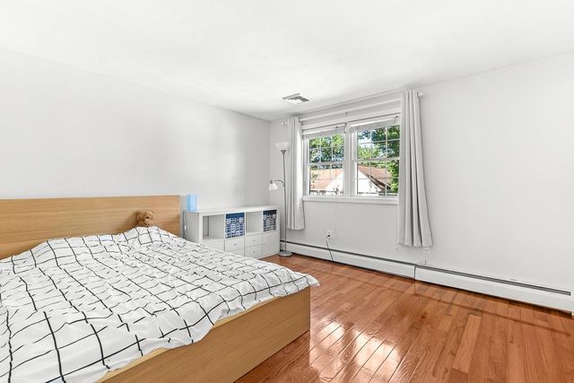 10 Oakdale Avenue, Nashua, NH 03062