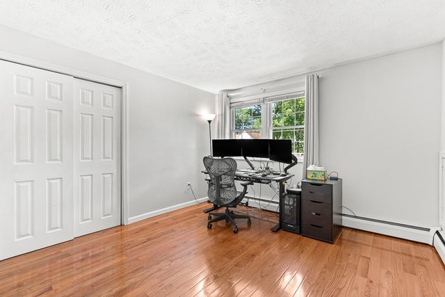 10 Oakdale Avenue, Nashua, NH 03062