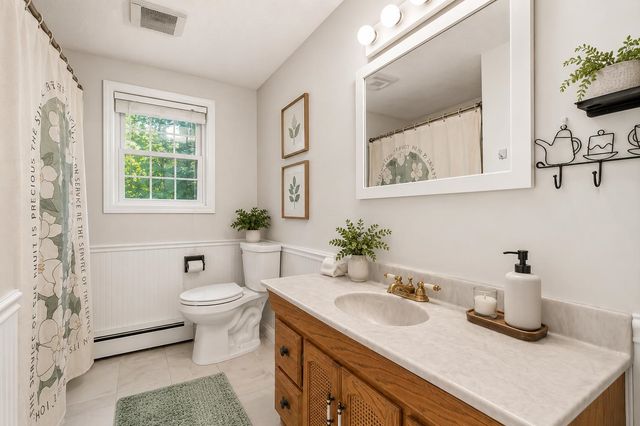 10 Oakdale Avenue, Nashua, NH 03062