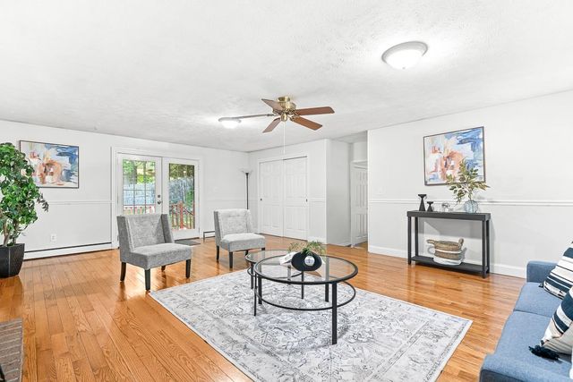 10 Oakdale Avenue, Nashua, NH 03062
