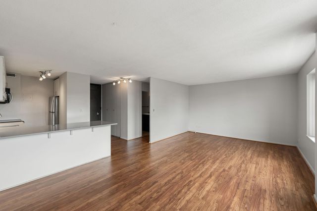 19 S 1st Street B904, Minneapolis, MN 55401