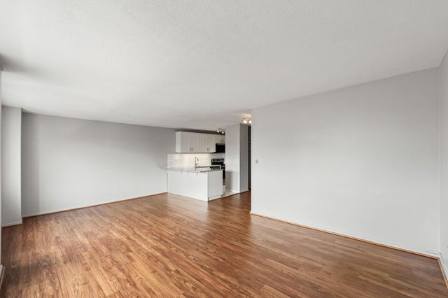 19 S 1st Street B904, Minneapolis, MN 55401