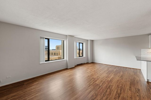 19 S 1st Street B904, Minneapolis, MN 55401