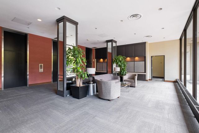 19 S 1st Street B904, Minneapolis, MN 55401