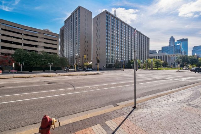 19 S 1st Street B904, Minneapolis, MN 55401