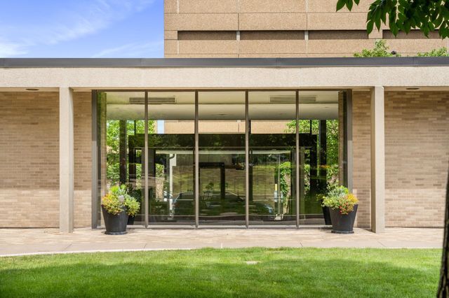 19 S 1st Street B904, Minneapolis, MN 55401