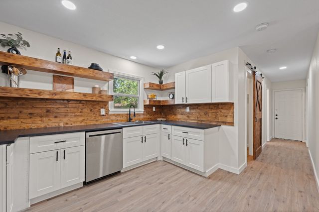 5749 Aton Avenue, Westworth Village, TX 76114