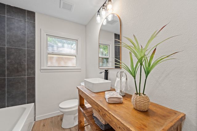 5749 Aton Avenue, Westworth Village, TX 76114