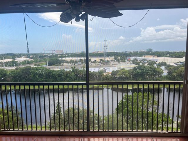 2202 S CYPRESS BEND Drive 801, Pompano Beach, FL 33069
