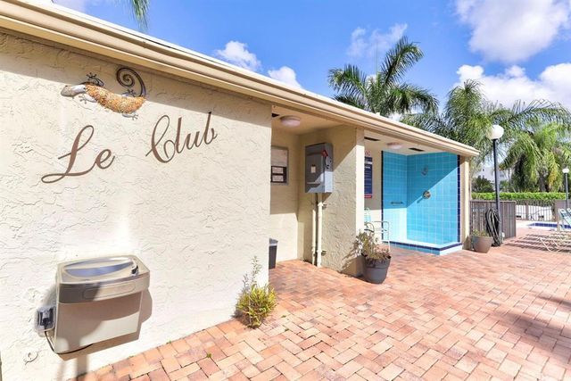 2202 S CYPRESS BEND Drive 801, Pompano Beach, FL 33069