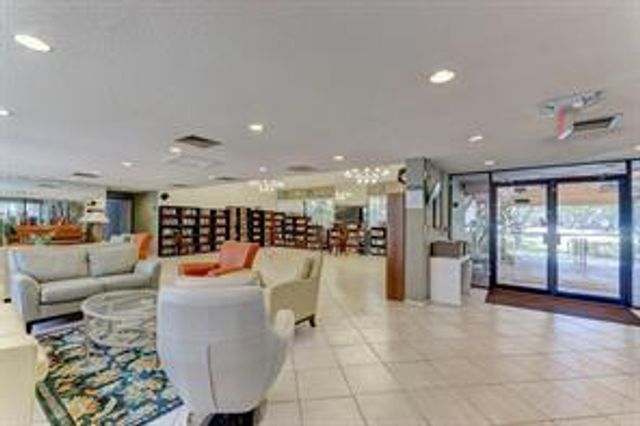 2202 S CYPRESS BEND Drive 801, Pompano Beach, FL 33069