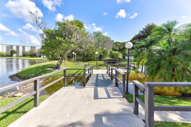 2202 S CYPRESS BEND Drive 801, Pompano Beach, FL 33069