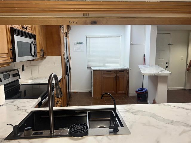 2202 S CYPRESS BEND Drive 801, Pompano Beach, FL 33069