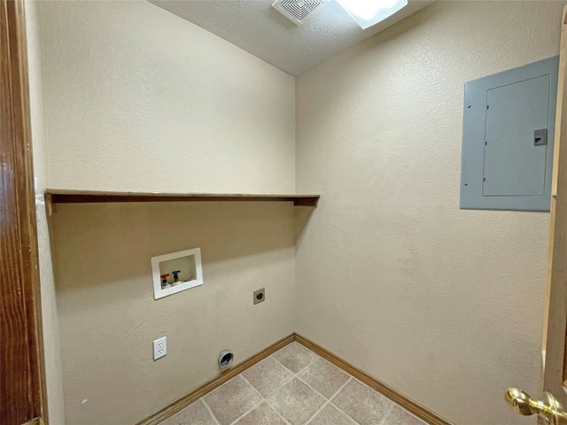 3120 Conveyor Drive, Burleson, TX 76028