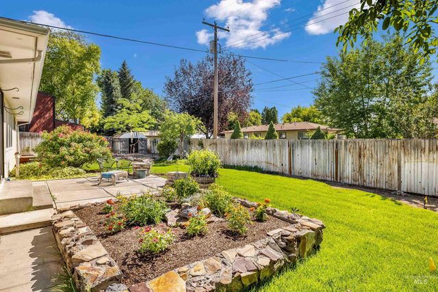 847 Rosewood Dr., Twin Falls, ID 83301