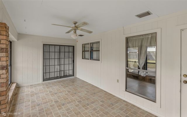 2424 Somersworth Drive, Shreveport, LA 71118