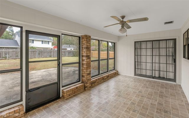 2424 Somersworth Drive, Shreveport, LA 71118