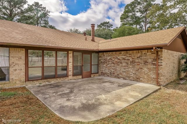 2424 Somersworth Drive, Shreveport, LA 71118