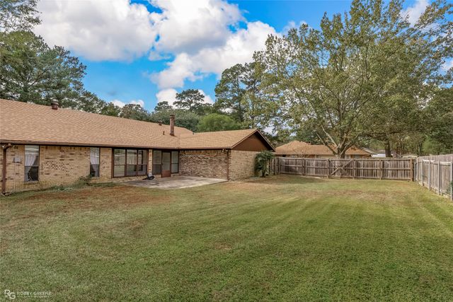 2424 Somersworth Drive, Shreveport, LA 71118