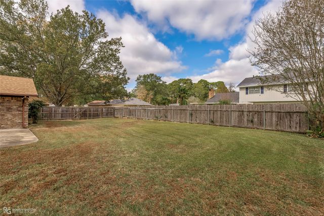 2424 Somersworth Drive, Shreveport, LA 71118