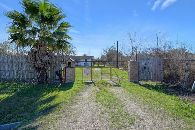 1954 Fm 160 Road N, Liberty, TX 77575