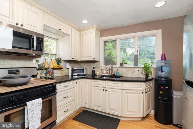 104 SCHOOL LN, Trenton, NJ 08618