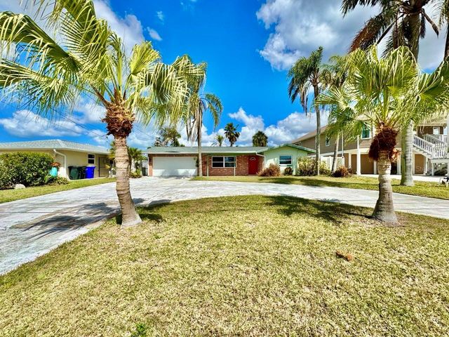 4121 HEADSAIL DRIVE, New Port Richey, FL 34652