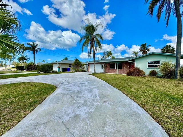 4121 HEADSAIL DRIVE, New Port Richey, FL 34652