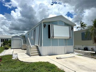 4540 Split Log LN E, Estero, FL 33928