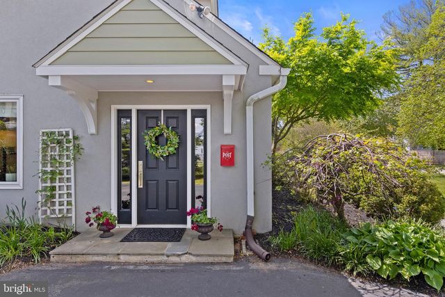 230 E BEECHTREE LN, Wayne, PA 19087