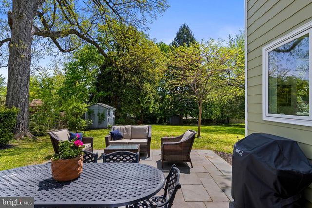 230 E BEECHTREE LN, Wayne, PA 19087