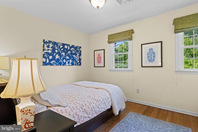 230 E BEECHTREE LN, Wayne, PA 19087