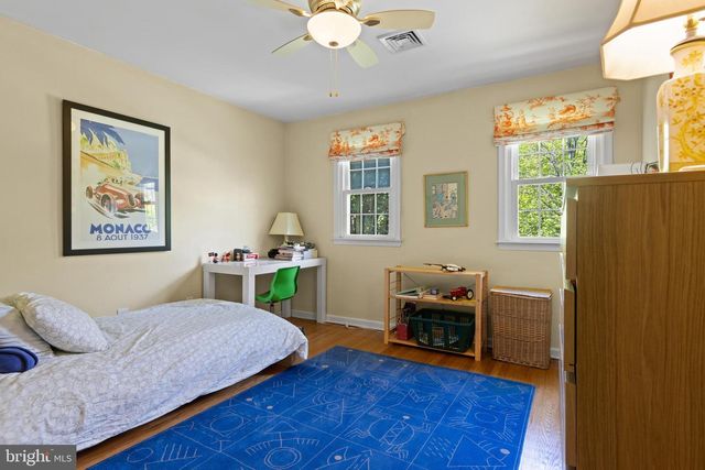 230 E BEECHTREE LN, Wayne, PA 19087