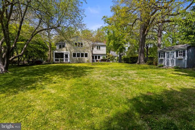 230 E BEECHTREE LN, Wayne, PA 19087