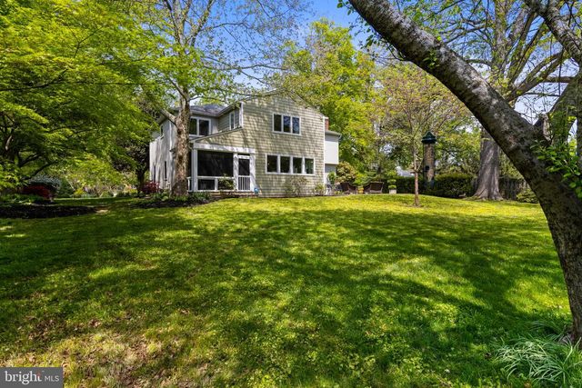 230 E BEECHTREE LN, Wayne, PA 19087